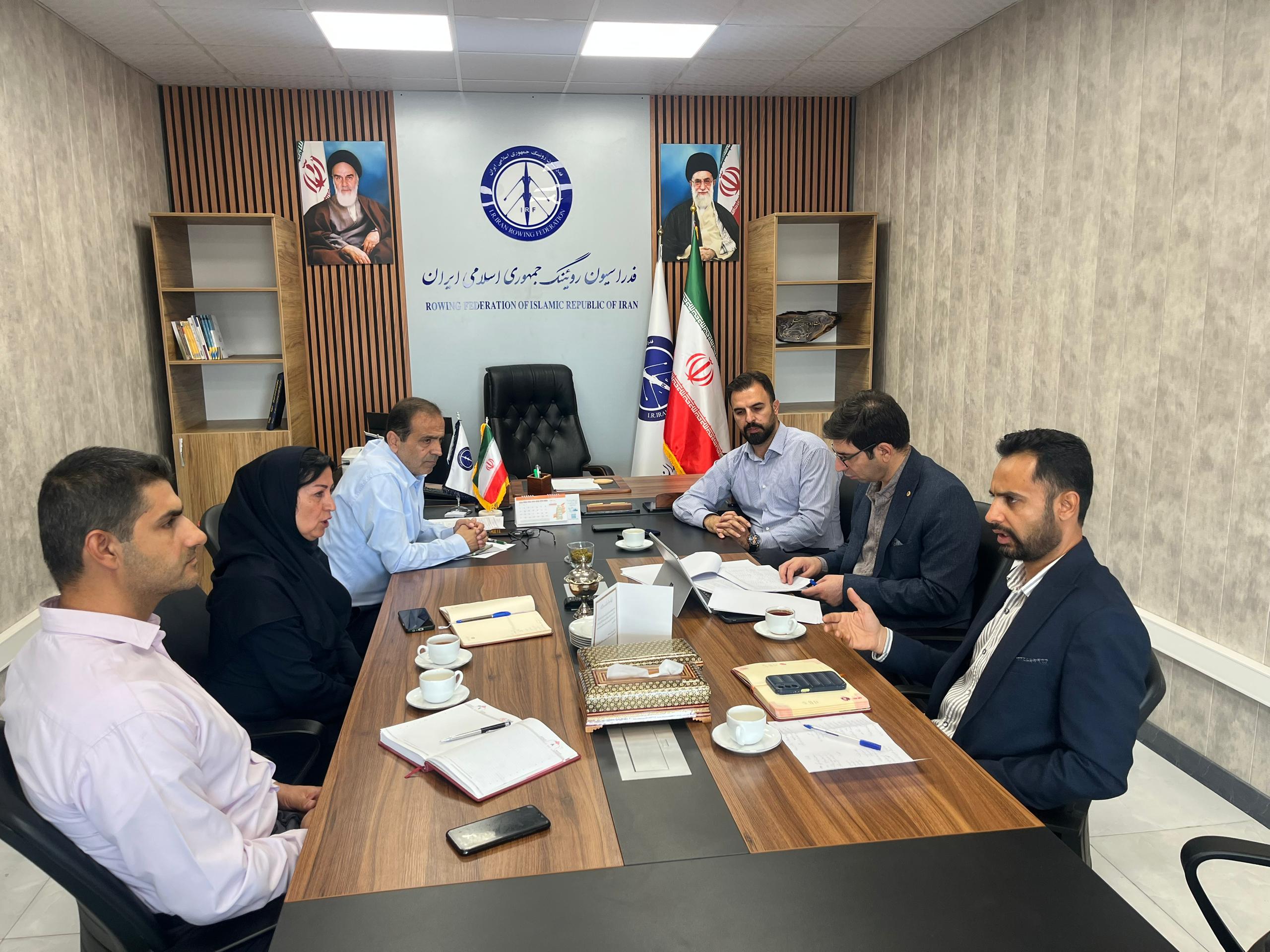 برگزاری جلسه تدوین و برنامه‌ریزی سند راهبردی فدراسیون روئینگ 