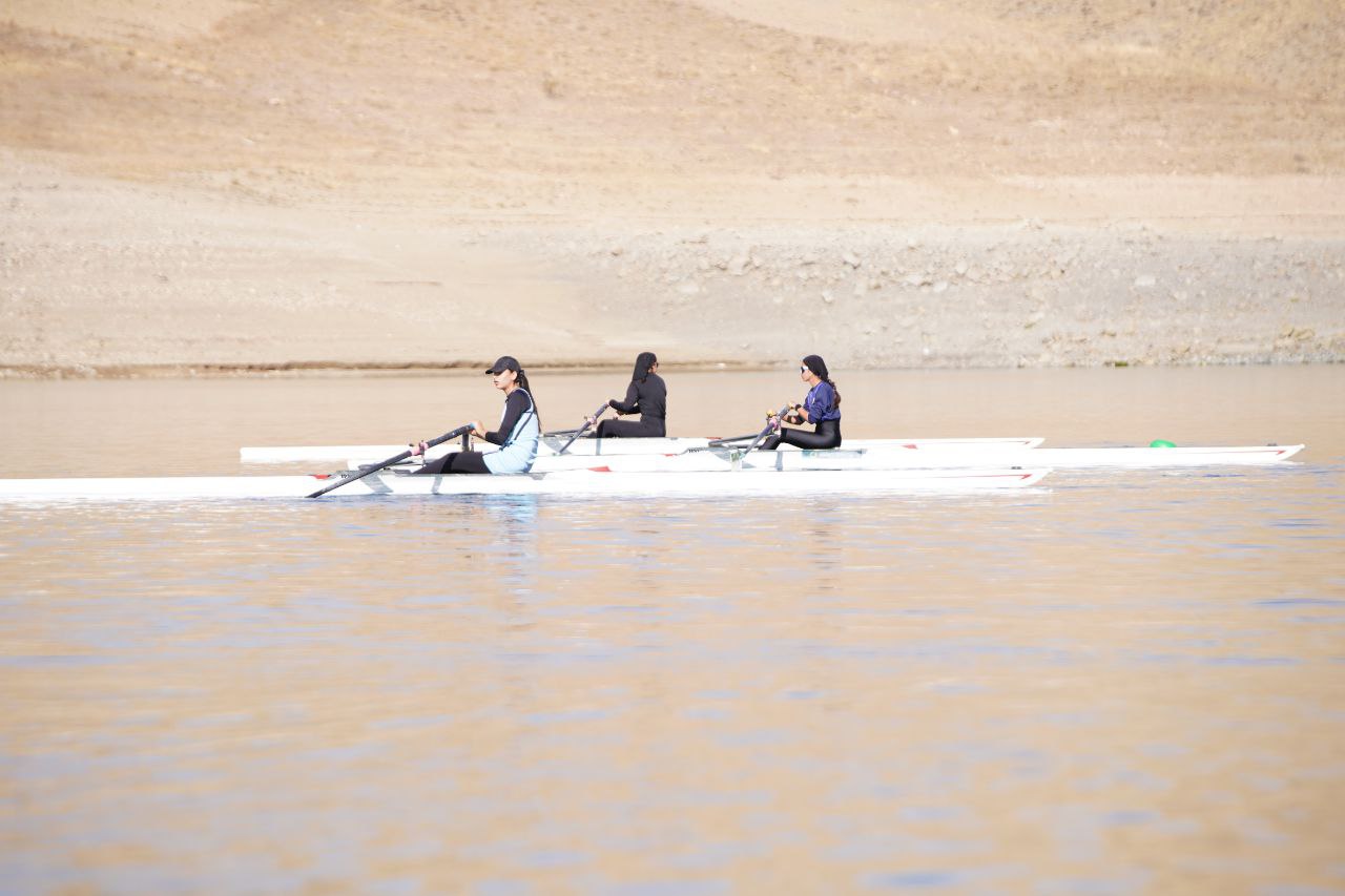 آغاز سیزدهمین اردوی آماده‌سازی تیم ملی روئینگ بانوان در سد شهر چای ارومیه و زنجان